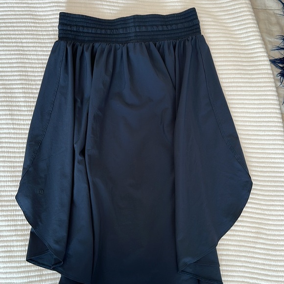 Lululemon skirt - Picture 2 of 4